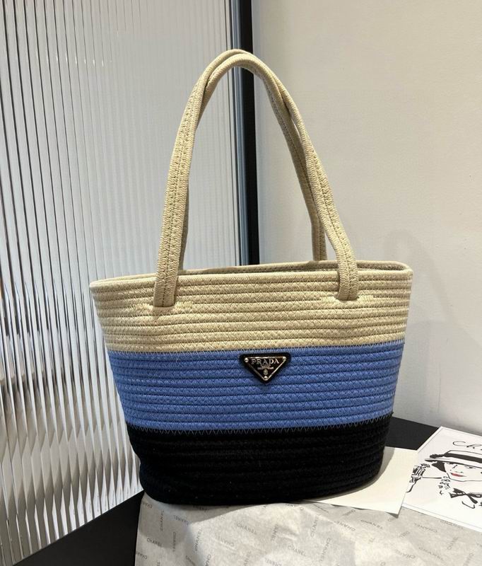 Prada bag 35X30cm dx10